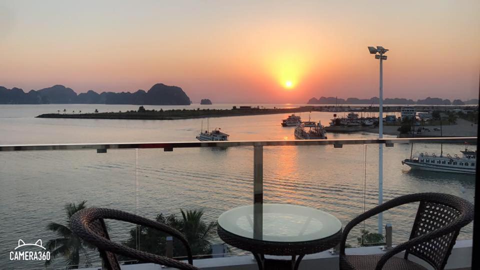 Sun Bay Tuan Chau Hotel ハロン エクステリア 写真